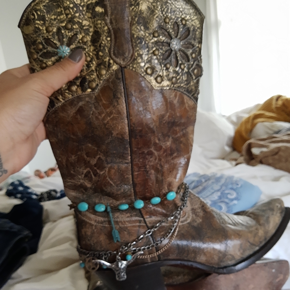 Corral boots